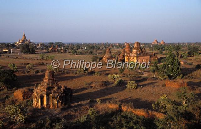 birmanie 43.JPG - Vue générale au coucher du soleilPagan (Bagan)Birmanie (Myanmar)